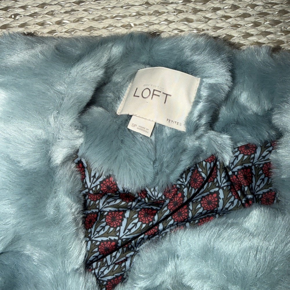 Loft Women's Faux Fur Blue Jacket Coat. Festival. Small P. Ann Taylor - Picture 5 of 10